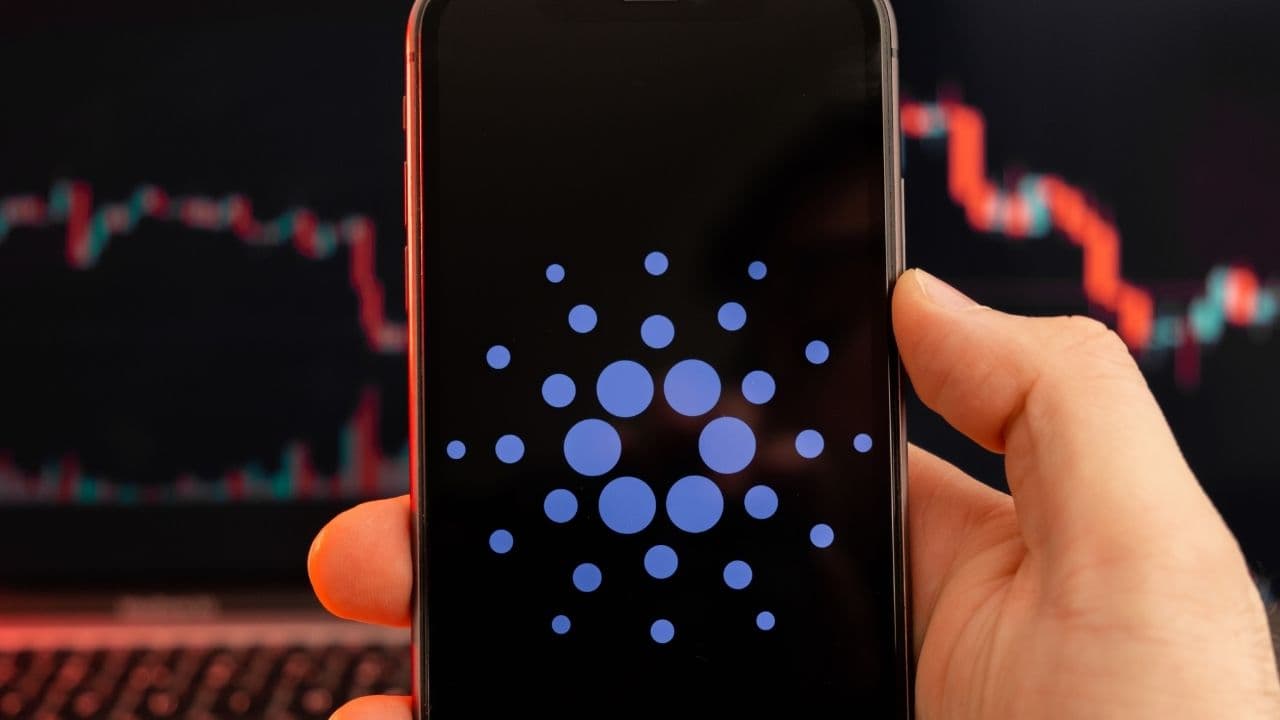 Cardano prezzo scende dApp aumentano