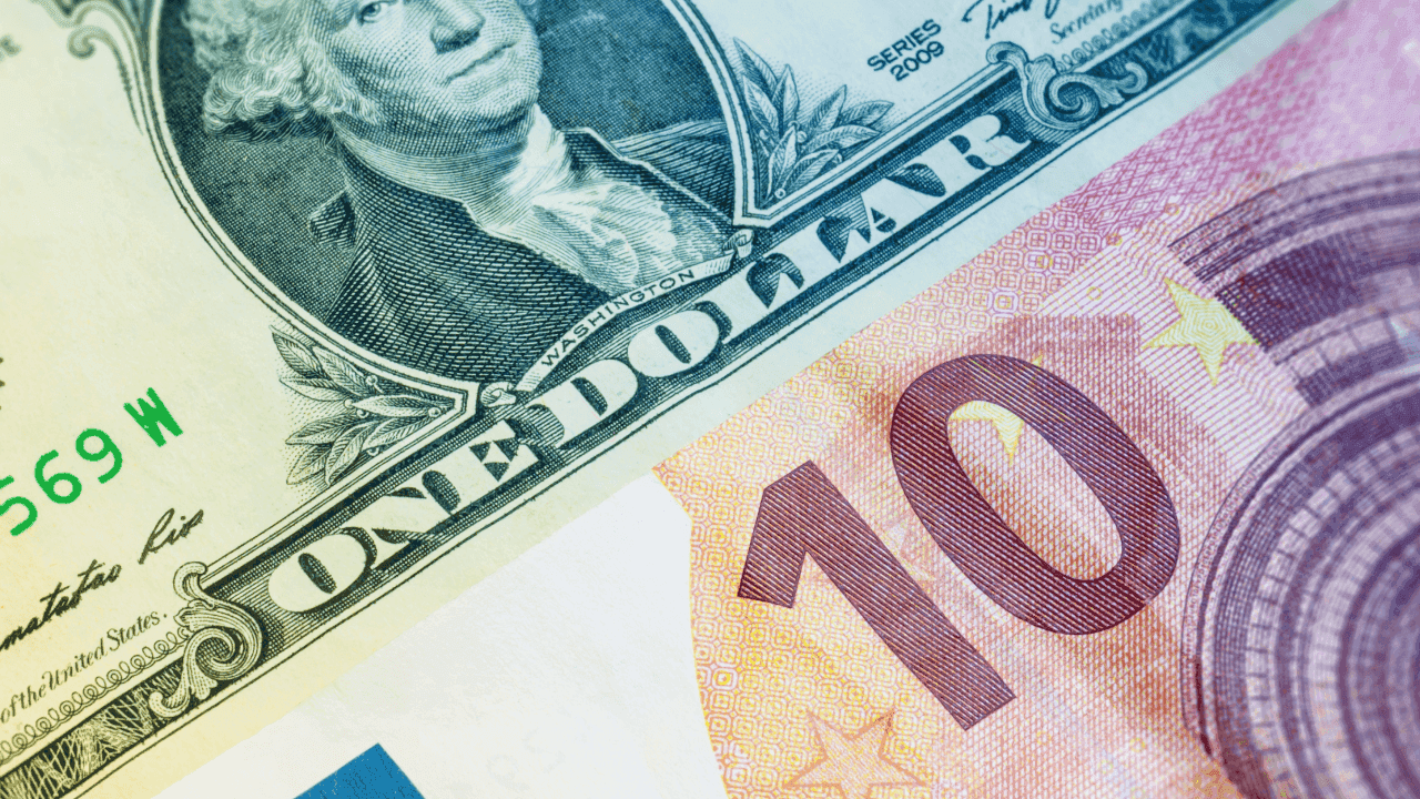 Euro-dollar exchange rate forecasts